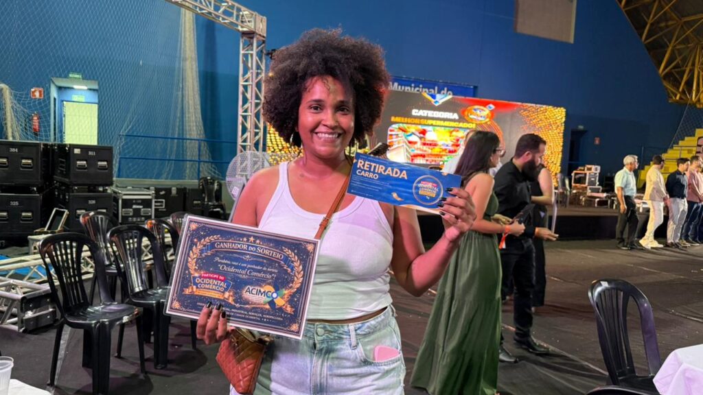 Kendra Chayene, ganhou um carro no sorteio realizado para quem comprou nas empresas participantes da ação Ocidental Comércio.
